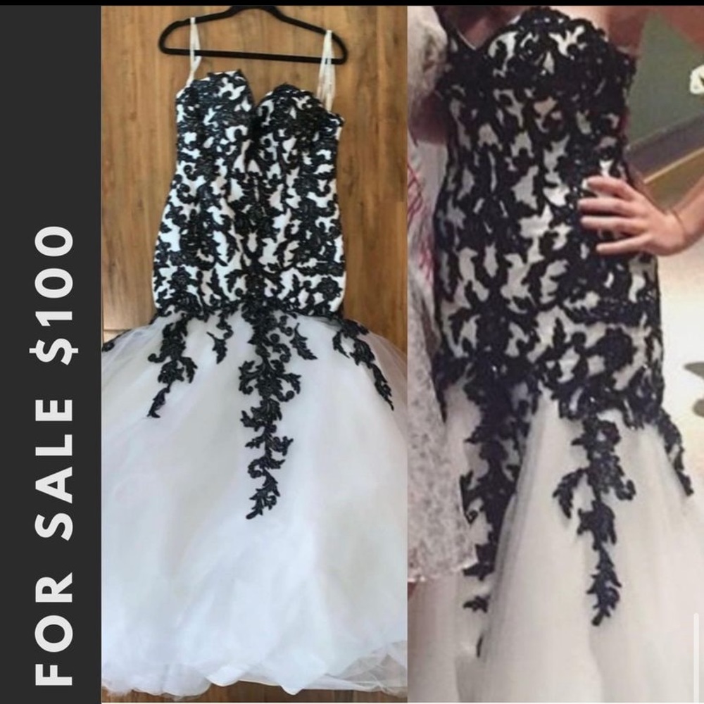 Tony Bowls size 2 black and white mermaid